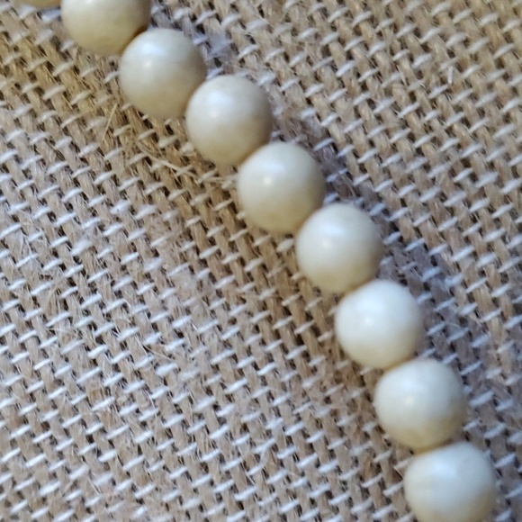 48 INCH BEAD NECKLACE no clasp - Picture 5 of 5